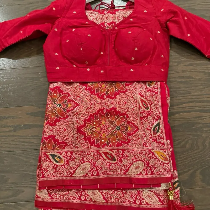 Khaddi Dola silk Saree with Blosue