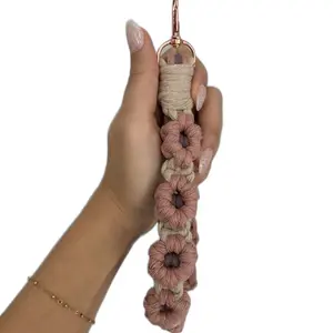 Daisy Wristlet Keychain