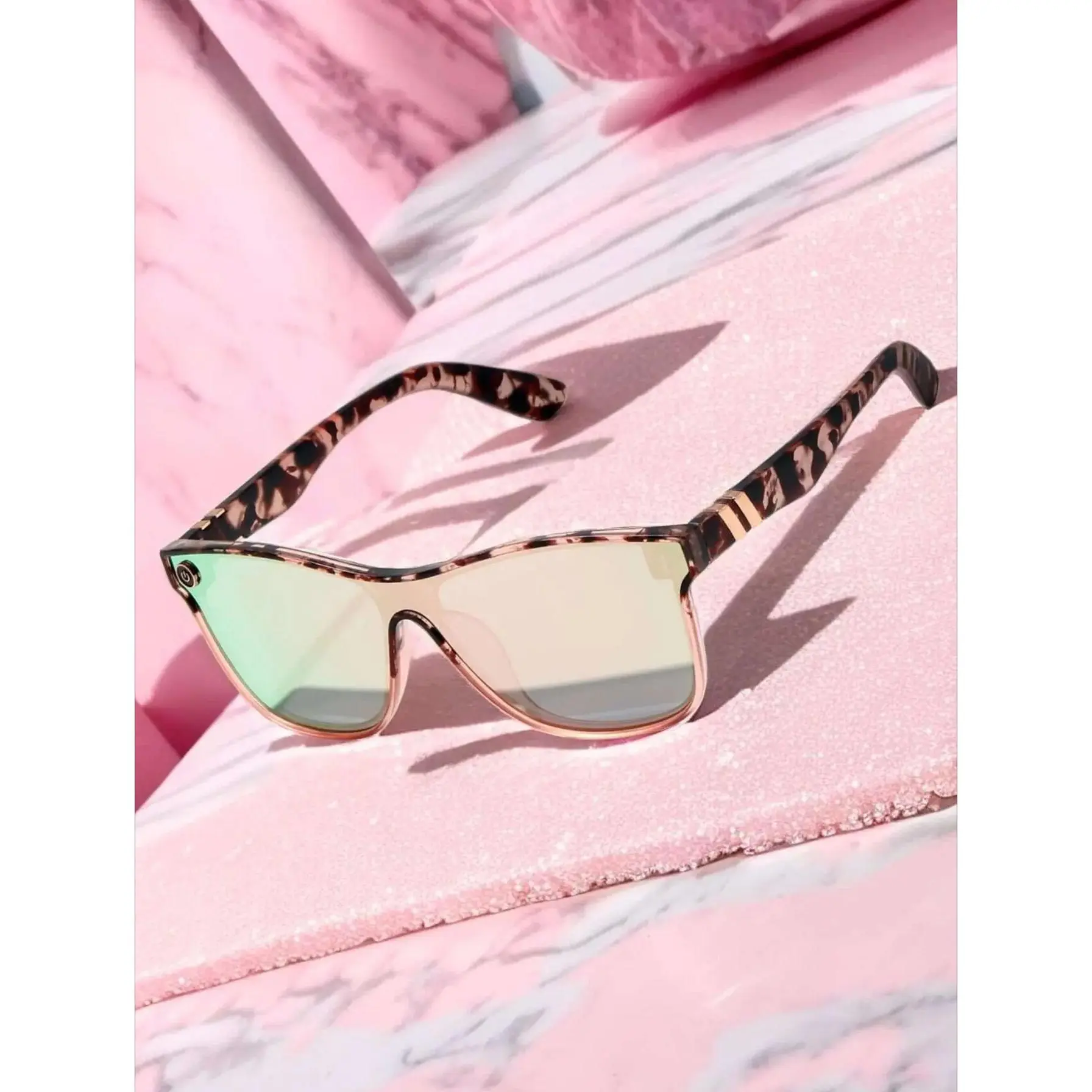 Unisex Tortoise Sunglasses with a Sporty Flat-Top PC Frame, Stylish Lightweight Glasses with Anti-Glare HD Lenses and UV400 Protection, Stylish Glasses