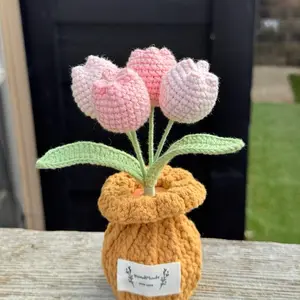 Handmade Crochet 4-Headed Tulip Pot Realistic Everlasting Made in Texas Premium Yarn Sturdy Structure Perfect for Home Décor