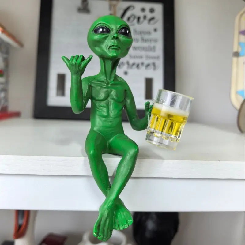 Funny Drinking Alien Resin Statue, Relaxed ET Figurine Holding Beer Mug, Quirky Shelf Sitter Ornament, Novelty Bar Man Cave Desktop Decor, Humorous Gag Gift For Sci Fi Enthusiasts
