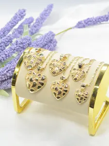 Elegant Heart Pendant Necklace, Vintage Style Unisex Jewelry, Perfect Gift for Christmas, Valentine's Day, Mother's Day, Love Heart Necklace, Heart Shaped Necklace