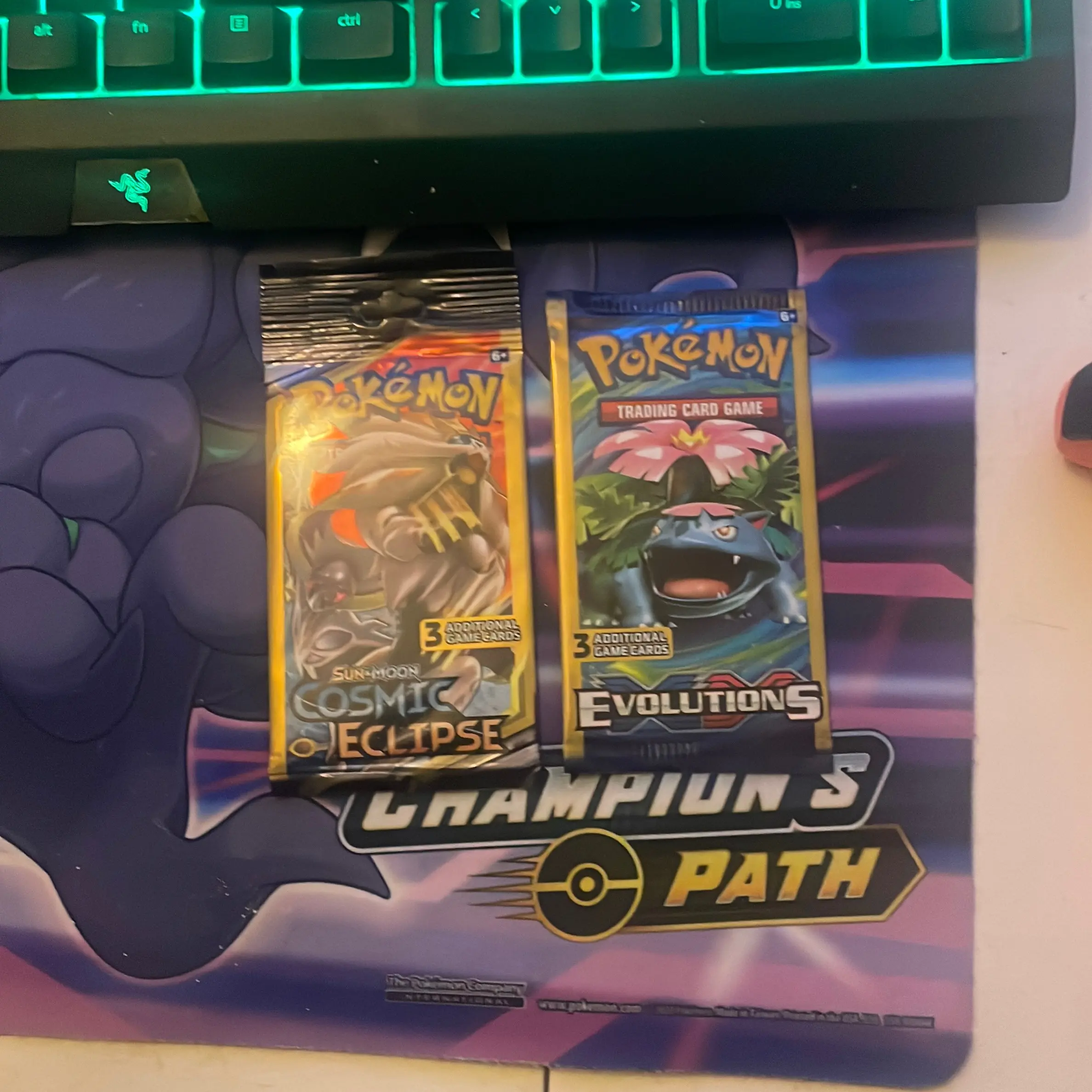 Pokémon Evolution  & Cosmic Eclipse Packs