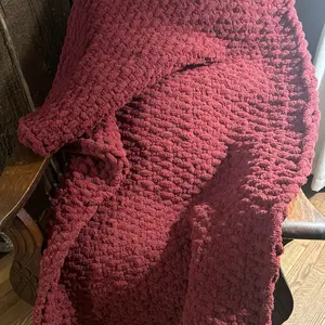 Chunky Knit Blanket - Chunky Knit Design, Soft and Cozy Texture, Ideal for Cuddling and Comfort