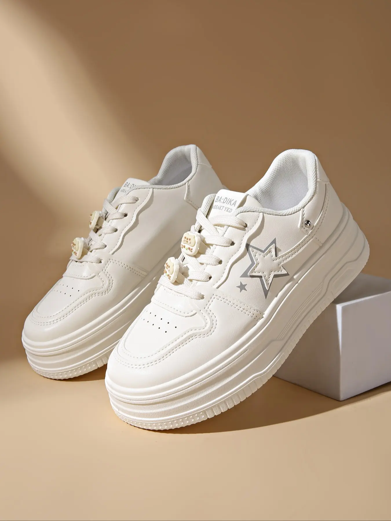 Women's Casual Sporty Skate Shoes, Fashionable Casual Trendy Sneakers, Comfortable Slip-On Sneakers for Daily Wear, Stylish Low Top Trainers Design, Perfect for Skating and Walking, Sneakers Trainer Shoes, All Seasons Sneakers