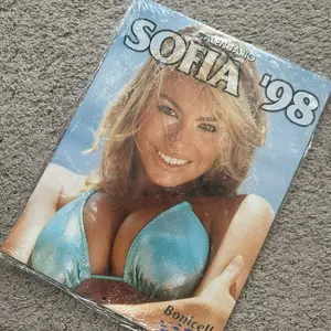 Sofía Vergara 1998 Calendar - Brand New - Perfect for Collectors and Fans - High-Quality Image - Ideal for Home Decor