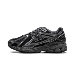 1906R "Phantom Dark Grey Metallic Silver" M1906RES