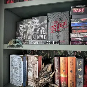 I Vow You Vow Street Bookshelf Sign - 3D Printed Plastic Bookshelf Sign  - Made from PLA Filament - Decorative Bookshelf Accessory