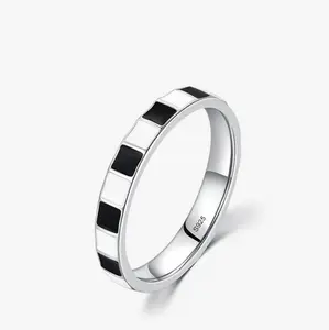 Elegant 925 Sterling Silver Black & White Checkers Ring (Size 5-9)