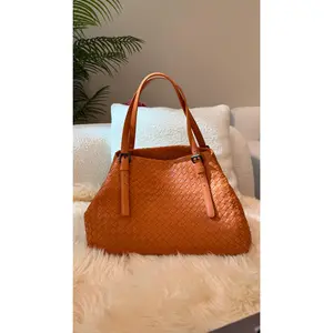 Pre-owned Bottega Veneta lambskin Tote Bags Intrecciato Medium Cesta Tote