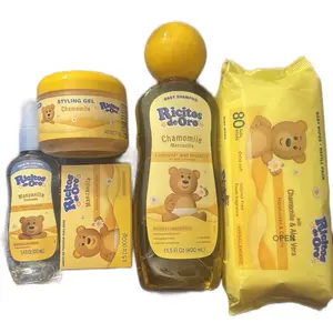 Kit Ricitos de Oro Shampoo 400ml soap, hair gel, a towel, and perfume