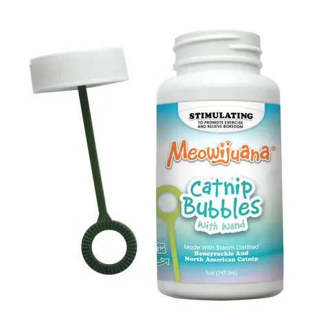 Catnip & Honeysuckle Bubbles – Interactive Cat Toy with Built-In Wand (5 oz)