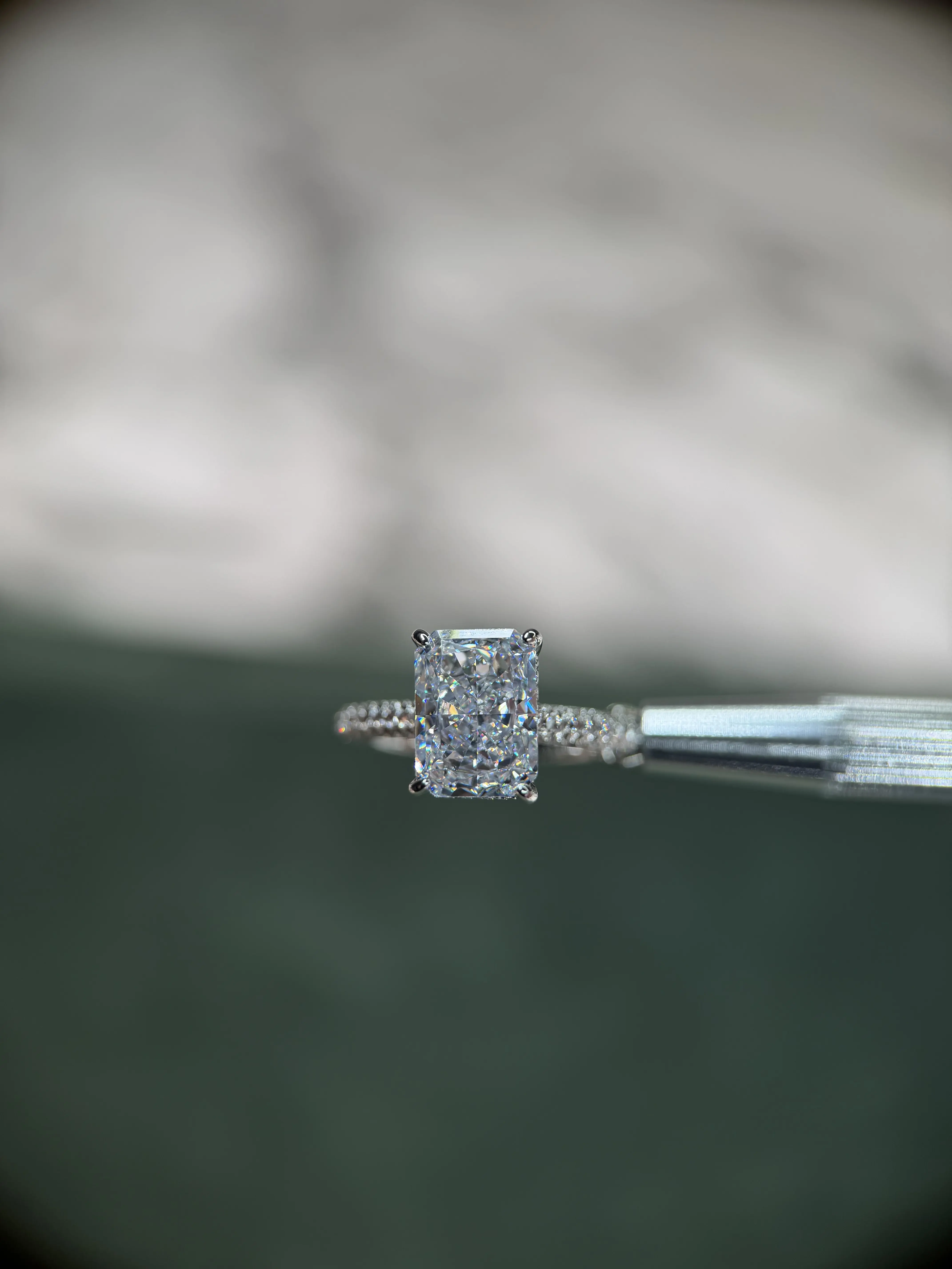Style 3 Simulated Radiant Diamond Ring 2.5 ct Style 3 Simulated Radiant Diamond Ring 2.5 ct