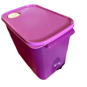 Tupperware Beverage Water Dispenser 8.7L Purple 36 Cup Capacity BPA-Free Plastic Compact Kitchen Storage Container