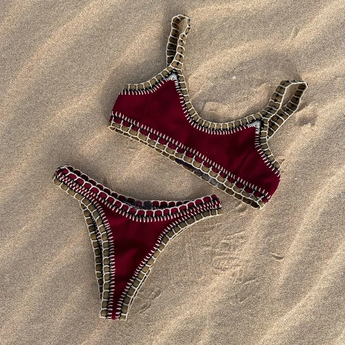 2026 New Women’s Strappy Push-Up Mini Bikini Two-Piece Set — Fashionable, Sexy Low-Rise Separate Swimsuit for Casual Vacations, Beachwear, and Hot Springs