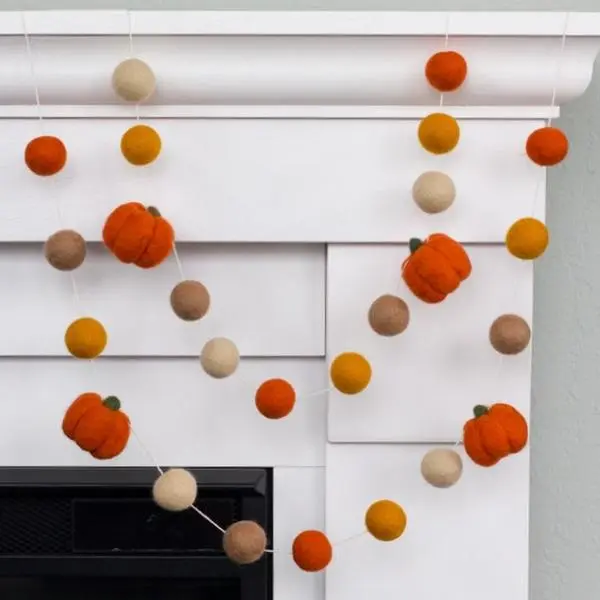 Felt Pumpkin Garland- Orange & Tan