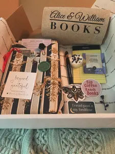 🌹 Linda’s Loves – Romance June Box