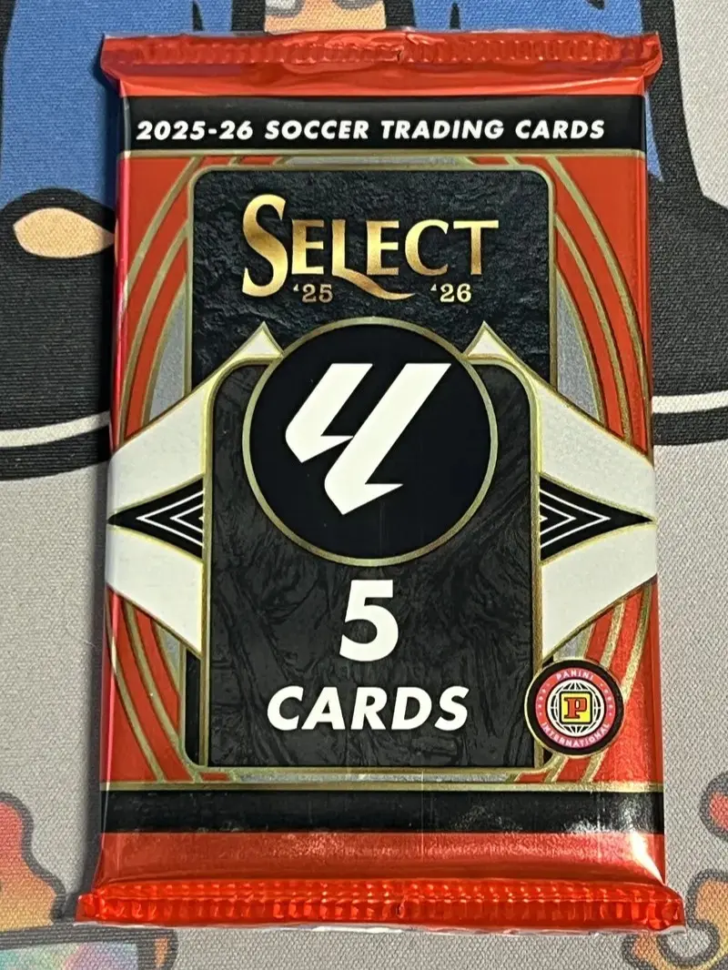2 (TWO) SINGLE PACKS - 2025/26 Panini Select La Liga Soccer Hobby International