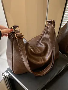 Niche design  simple retro shoulder messenger bag, Hobo shoulder bag, fashionable metal buckle adjustable shoulder strap bag, pleated texture, casual and versatile, multi-color optional, suitable for daily commuting, shopping, etc.