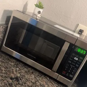 Farberware Classic 0.7 Cu. Ft. Microwave Oven