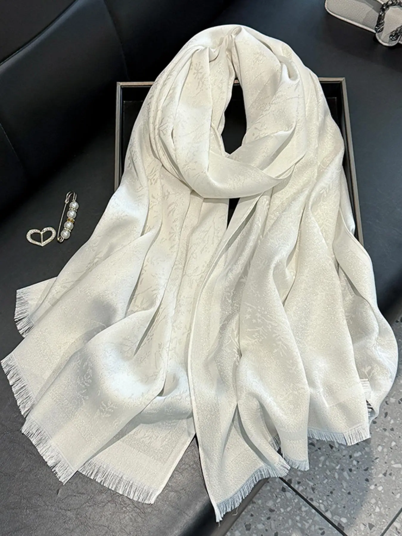 Women's Ditsy Floral Print Scarf, Fashionable Soft Scarf for Daily Wear, Trendy All-match & Exquisite Scarf for Birthday Gift, Boho style scarf, Boho style shawl, Floral Pattern Shawl