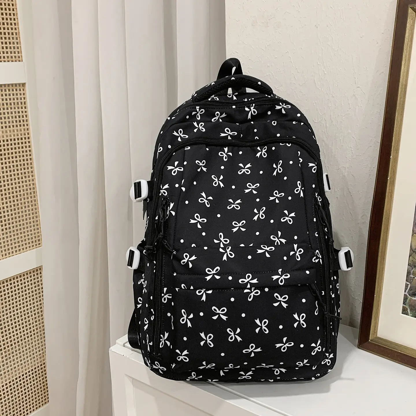 Black [without pendant]