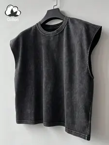 One men's black washed loose-fitting short sleeveless vest, 100% cotton, minimalist street Casual style, suitable for summer city wear and Fitness workout looks.