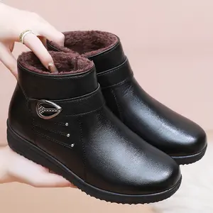 Winter soft-soled anti-slip cotton boots, thickened and fleece short boots, warm shoes for elderly women, and cotton shoes for grandmothers