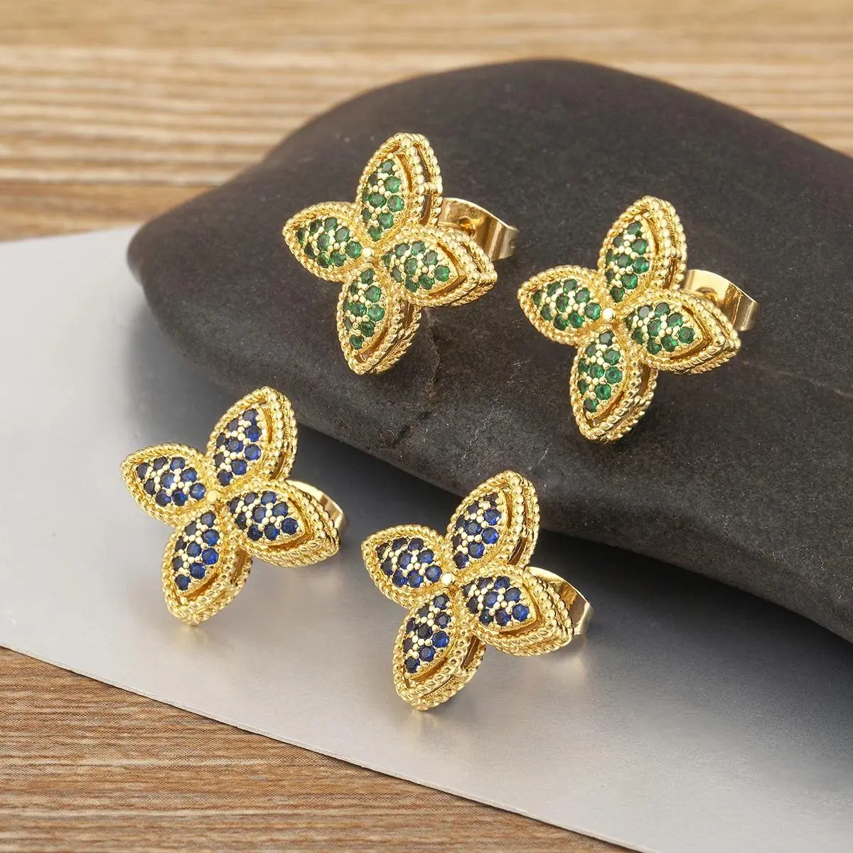 Daisy Flower Stud Earrings for Women, Korean Style 3D Cluster with Pave Cubic Zirconia, Sparkling Bling Jewelry Gift, Flower Earrings, Bling Earrings