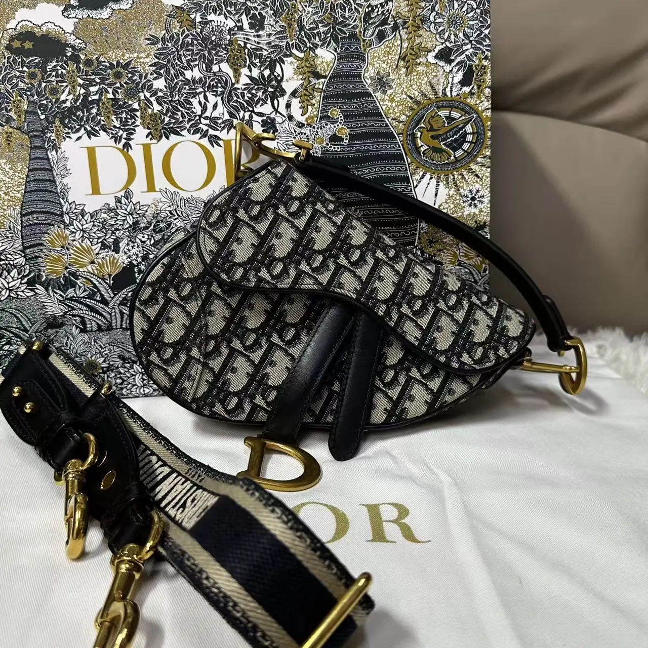 Pre-owned Dior embroidered saddle bag（SZ 61943）