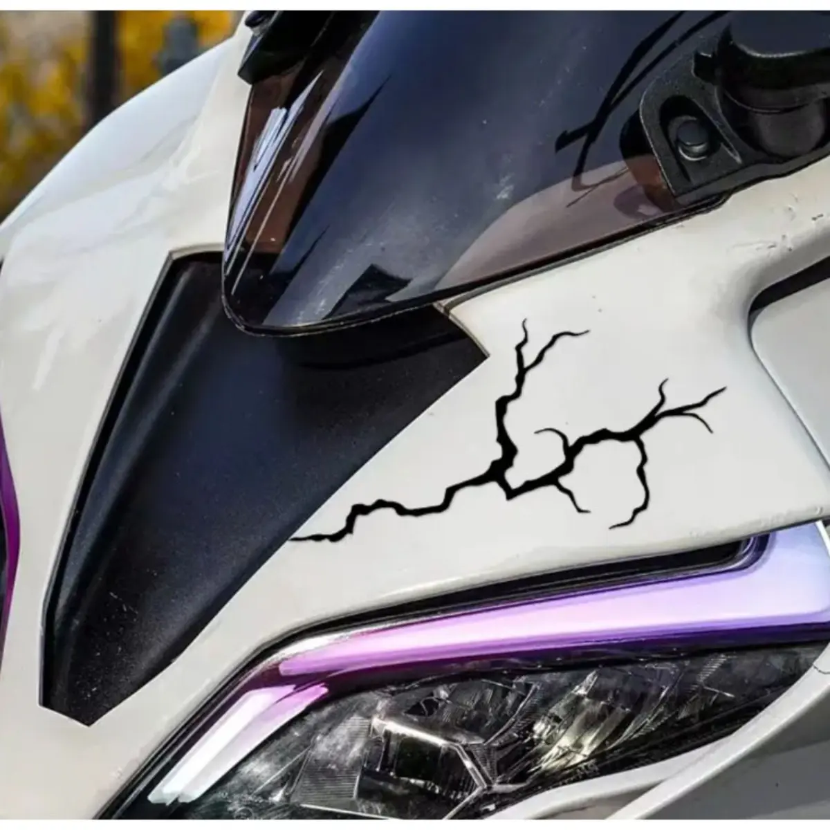 Shiny Reflective Lightning Bolt Decal Set - Waterproof Self-Adhesive Graphic Stickers for Motorcycles, Bikes, Cars & Helmets, Graphic Decal, Motorcycle Decoration, Sizes Are Manually Measured, Slight Errors May Occur