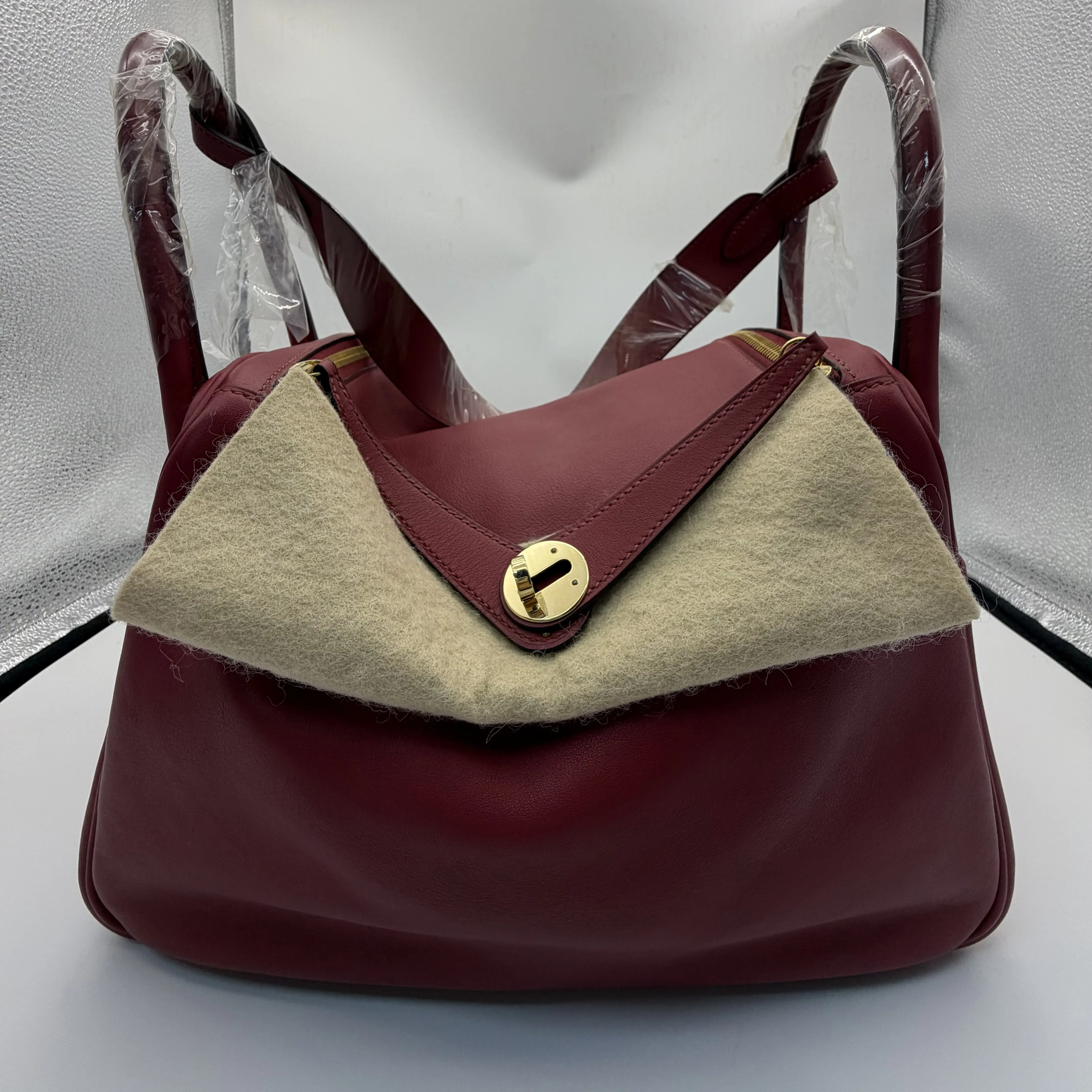 Pre-owned HERMÈS Lindy 30 Red Handbag