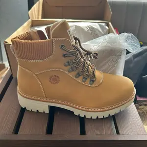 Beautiful Boot - Women's Boot in Tan Color with Logo Detail, Lace-Up Closure & Rubber sole - Girl