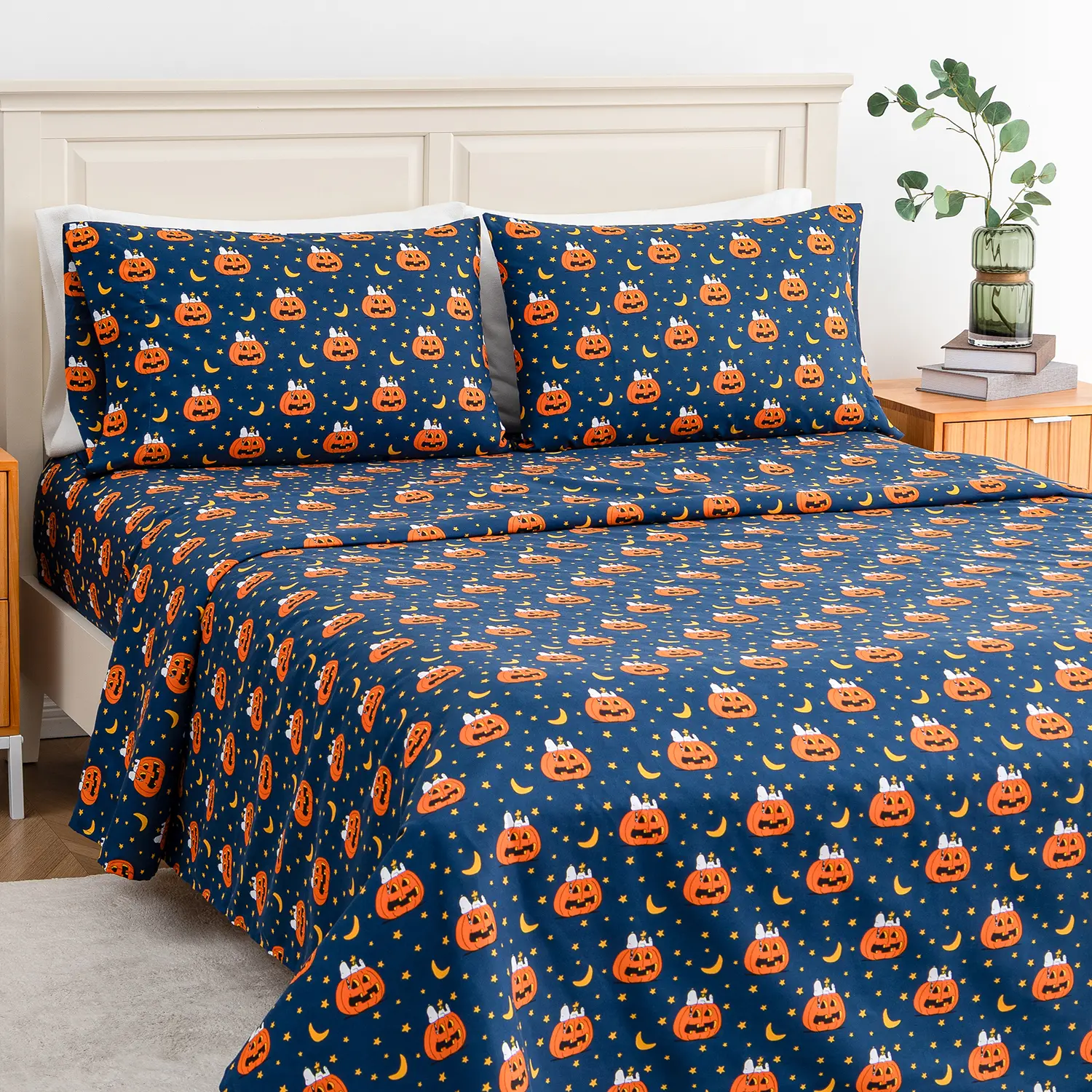 Berkshire Peanuts Snoopy Halloween Sheet Set, Cozy Microfiber Bedding with Fitted Sheet, Flat Sheet & Pillowcase(s), Lightweight All-Season Sheets，Festive Halloween Bedroom Decor