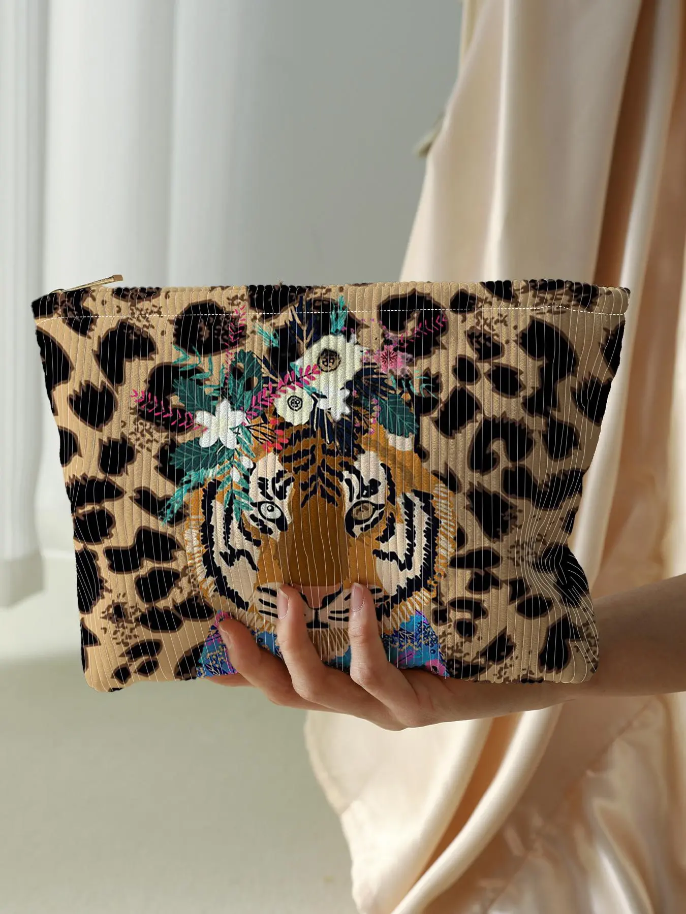 Fashion Leopard & Floral & Tiger Pattern Makeup Bag, Casual Versatile Cosmetic Storage Bag, Travel Makeup Bag for Women & Girls for Travel Use, Handheld Cosmetic Pouch, Makeup Organizer Pouch, Cosmetics Bag