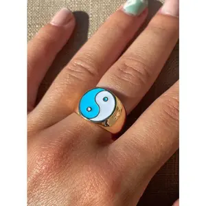 chunky yin yang ring in blue