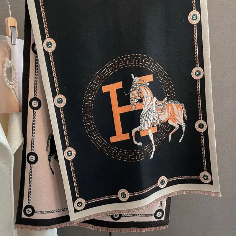 Women's Animal Pattern Scarf, Elegant Printed Scarf, Elegant Warm Thick Wrap, Soft Comfortable Shawl, Fall Winter Fashion Accessory