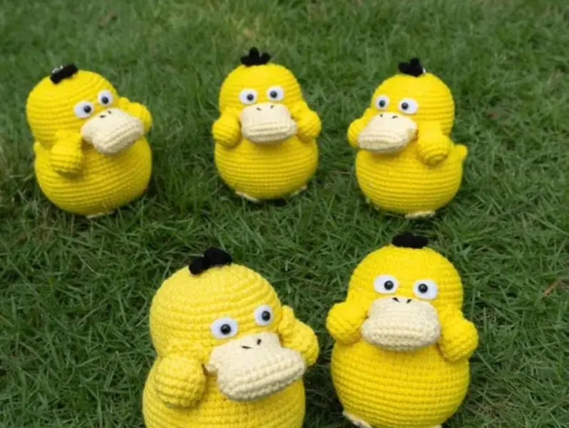 Yellow Duck Meme Keychain, Cute Duck Amigurumi, Stuff Animal, Mini Psyduck Keychain