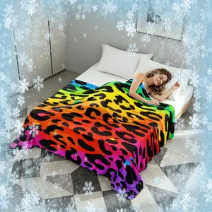 Ultra-soft and cool summer blanket; colorful gradient leopard-print cooling blanket; lightweight and breathable; skin-friendly, breathable, and cooling blanket suitable for beds or sofas; cooling blanket
