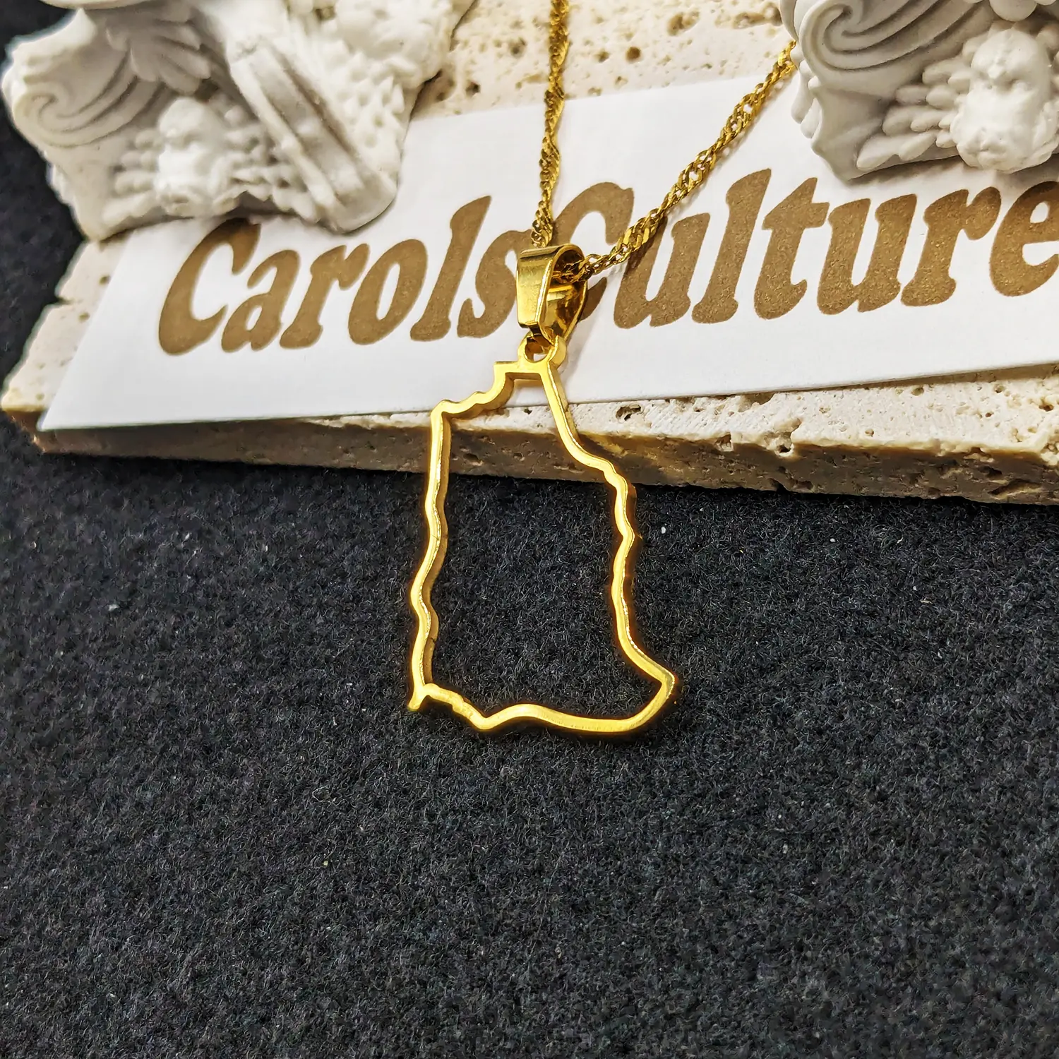 Saudi Arabia Necklace / Jewelry Pendant Gift