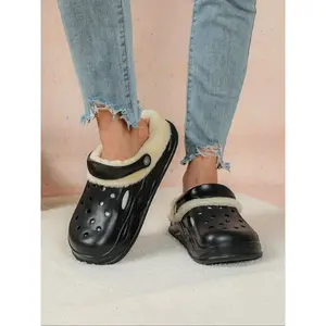 Women’s solid-color plush-lining clogs—casual, soft, comfortable home slippers that are warm for indoor and outdoor use in fall and winter