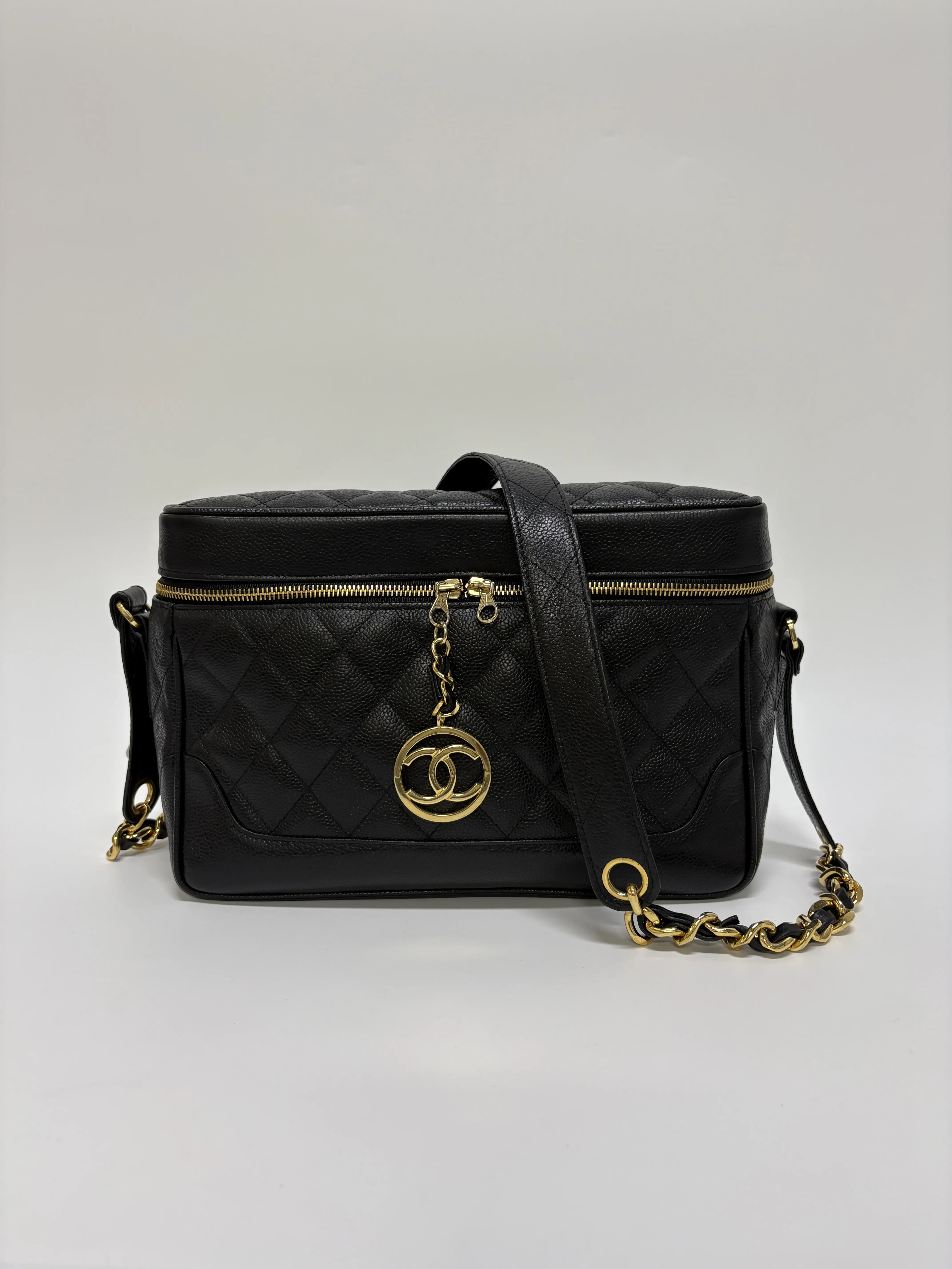 Pre-owned CHANEL Vintage Caviar Vanity Bag with Double C Pendant Gold Chain