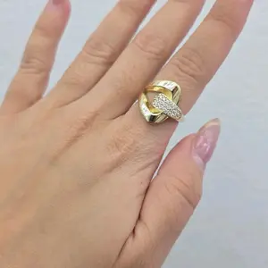 10K Yellow Gold  Crisscross Pavé Ring