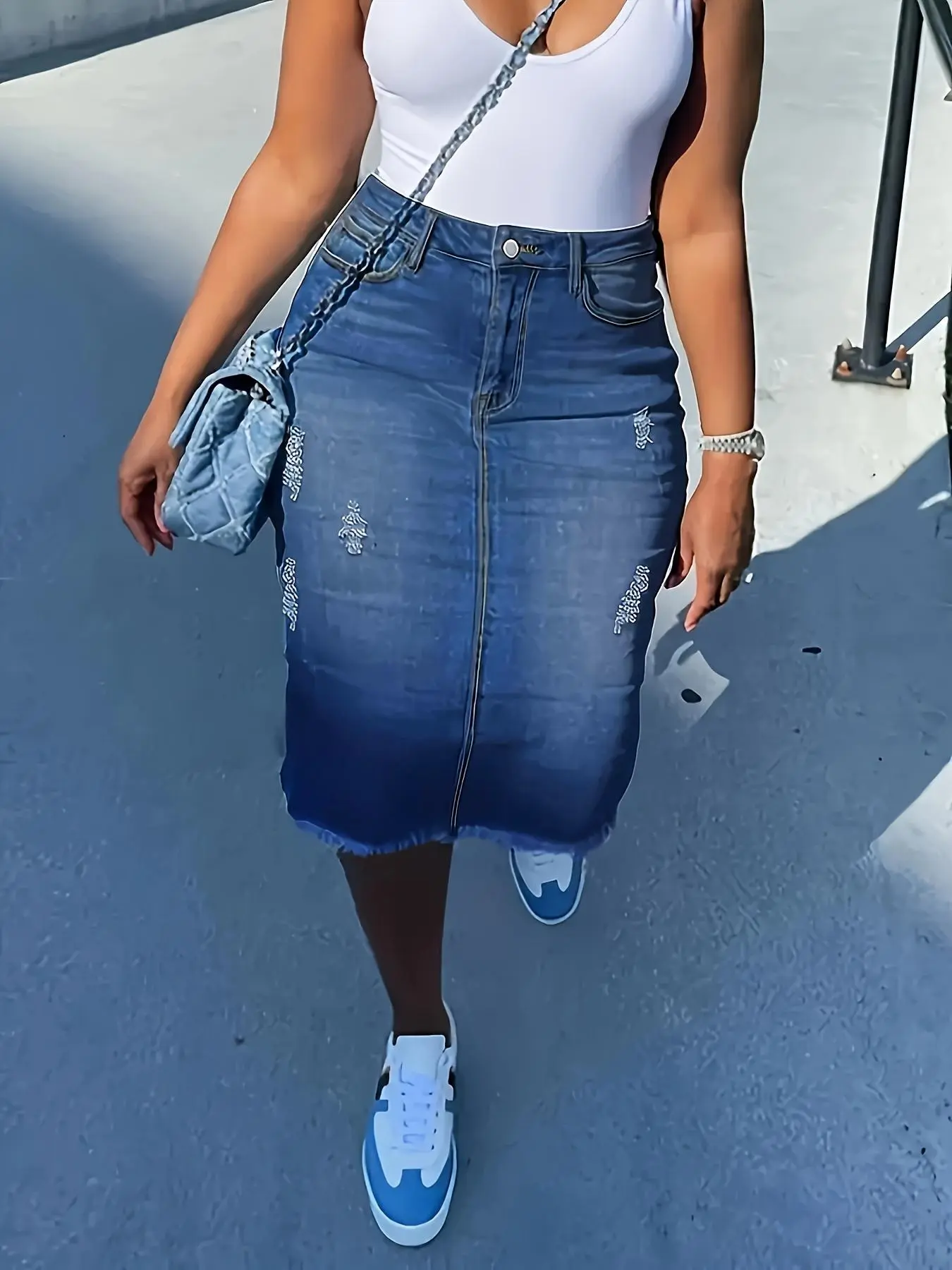 Women's Dark-Wash Ripped Denim Skirt, Lightweight Button-Front Casual Summer Bottom for Daily Outdoor Wear, Casual Bodycon Skirt