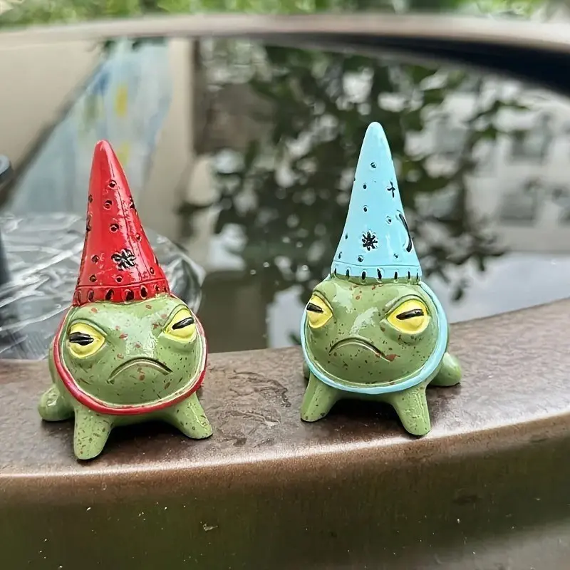 2 pieces - Funny Hat Frog Statue Decorations, Christmas Party Little Frog Outdoor and Indoor Garden, Patio Decor, Creative Resin Artwork Decorative Piece, Unique Desktop Display Item