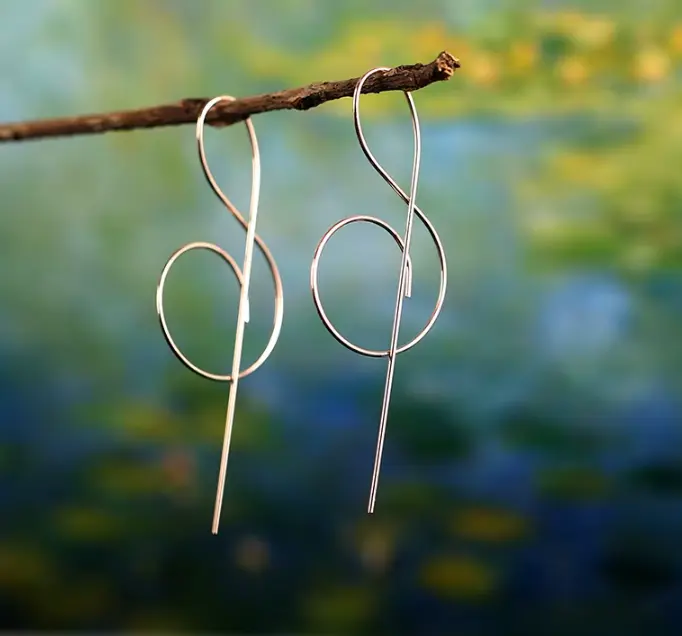 Metal Gold Treble Clef Threader Earrings - Unique Design Earrings, Super Lightweight, Strong Costume Jewelry for Music Lovers, Stylish Fashion Accessory, Super Light Weight