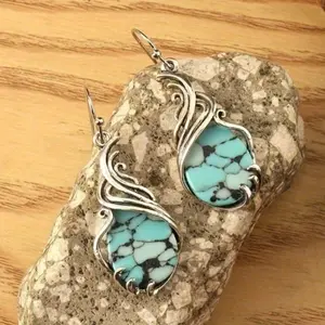 1-Piece Exquisite Vintage Style Synthetic Lapis Lazuli Earring - Meticulously Crafted Water Droplet Design with Premium Hypoallergenic Alloy, Elegant Accessory for Women's Daily Social Engagements & Special Occasions