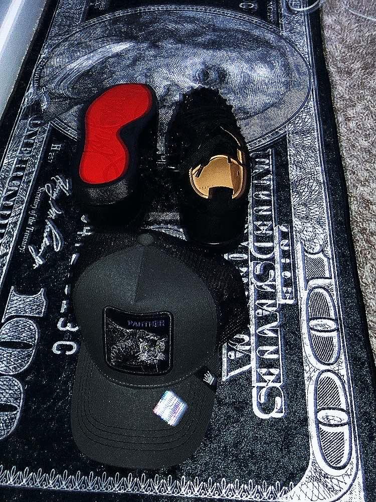 Item: Black Sea Cucumber Black Bottom, Men US9.5=EUR43