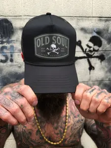OLD SOUL SKULL CURVED BILL BLACK HAT
