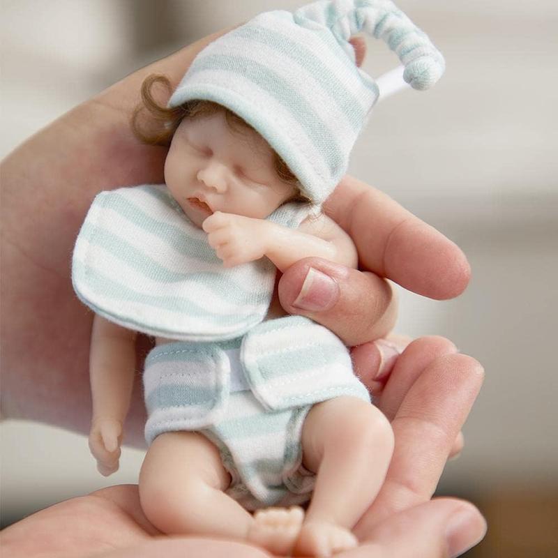 Realistic Silicone Reborn Doll, 6 Inch/15cm Soft & Cute Doll with Clothes, Girl Toy, Stress Relief Toy for Adults, Realistic Reborn Dolls for Kids, Fun Gifts for Boys and Girls, Kids Christmas Gifts